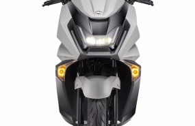 ep kymco espana lanza el sky town 125 abs un scooter urbano disponible desde 2999 euros