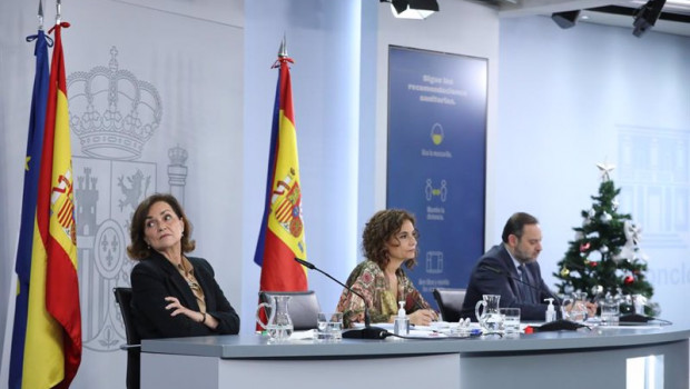 ep la vicepresidenta primera del gobierno carmen calvo la ministra portavoz y de hacienda maria