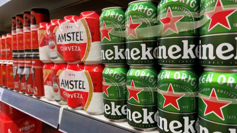 ep latas de heineken y amstel en los lineales de supermercados ep latas de heineken y amstel en los lineales de supermercados
