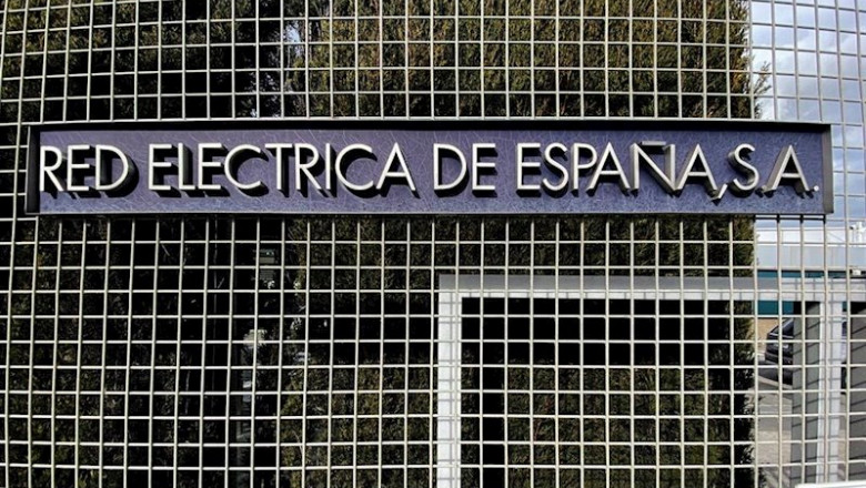 ep letrero del grupo red electrica de espana en su sede de alcobendas el mismo dia en el que esta ep letrero del grupo red electrica de espana en su sede de alcobendas el mismo dia en el que esta