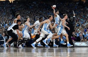 ep los jugadorescarolinanorte celebrantriunfo