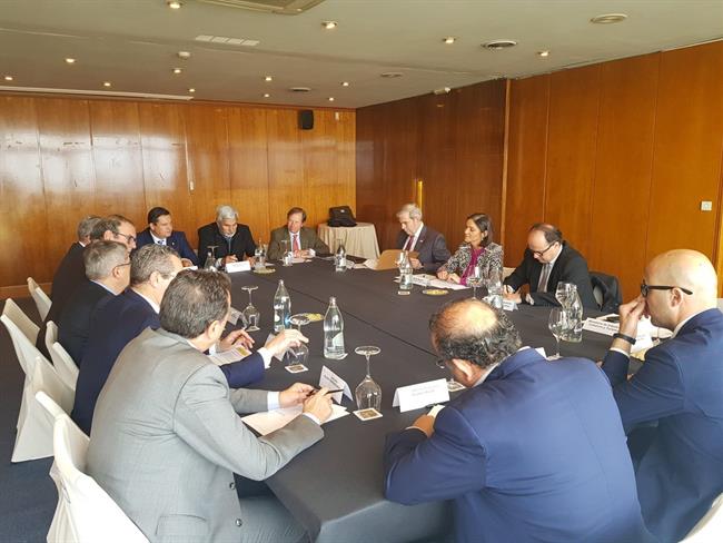 Mayoto reunida con la Alianza de Municipios de Sol y Playa | MINCOTUR ep mayoto reunidala alianzamunicipiossolplaya