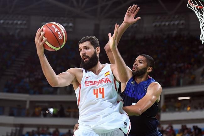 Nikola Mirotic y Batum en el España - Francia | FIBA ep nikola miroticbatumespana - francia