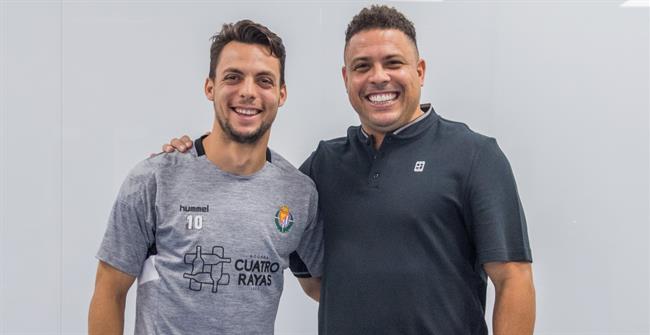 Oscar Plano y Ronaldo firman la renovación del jugador | REAL VALLADOLID ep oscar planoronaldo firmanrenovacionjugador