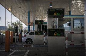 ep peaje en una autopista espanola
