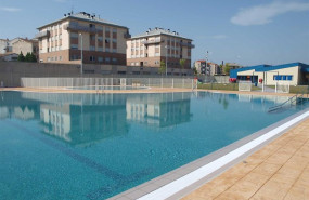 ep piscina comunitaria de logrono imagen de archivo