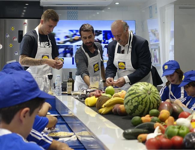 Rubén Blanco y Vicente del Bosque en un acto de Lidl | EUROPA PRESS ep ruben blancovicentebosqueun actolidl