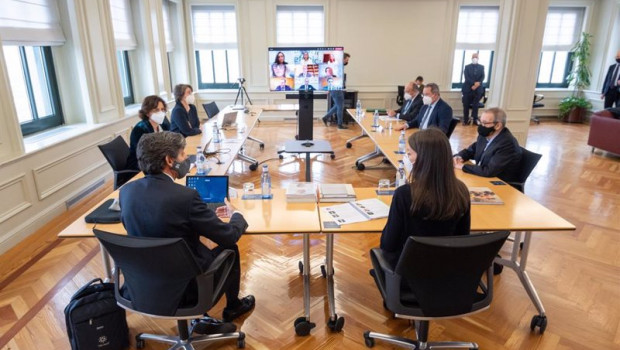 ep sesion de trabajo de la reina letizia con miembros del patronato y el equipo directivo de