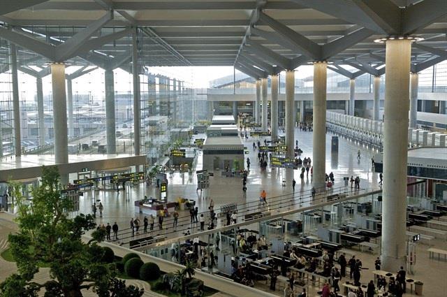 Aeropuertos españoles en el puente de agosto | RAÚL URBINA ep aeropuertos espanolespuenteagosto
