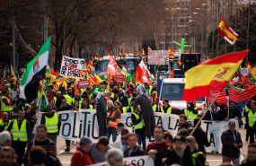 ep archivo   agricultores durante una manifestacion en el paseo del prado hacia la oficina de la