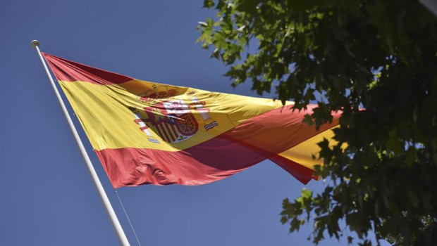 ep archivo   izado de la bandera espanola durante el acto central conmemorativo del dia de las
