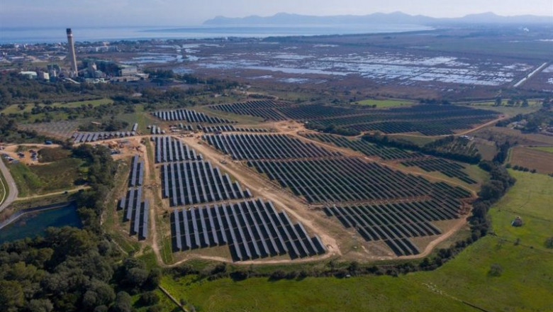 ep archivo planta fotovoltaica de endesa en nou biniatria alcudia ep archivo planta fotovoltaica de endesa en nou biniatria alcudia