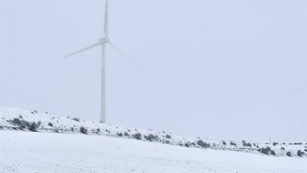 ep archivo   un molino eolico en un campo cubierto de nieve a 23 de noviembre de 2021 en maranchon