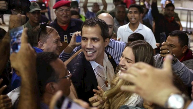 ep el autoproclamado presidente encargado de venezuela juan guaido a su llegada a caracas