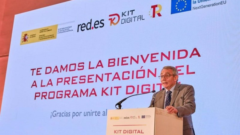 El director general de Red.Es, Alberto Martínez Lacambra, presenta el Kit Digital eset martes 15 de febrero en Santiago de Compostela | RED.ES ep el director general de redes alberto martinez lacambra presenta el kit digital eset martes 15 de