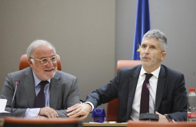 ep el director general de trafico pere navarro izquierda y el ministro de interior fernando