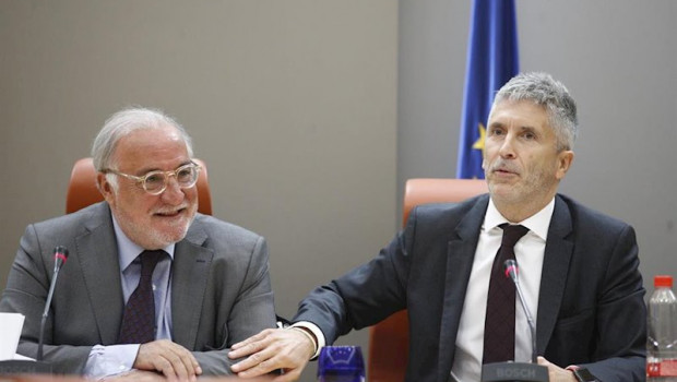 ep el director general de trafico pere navarro izquierda y el ministro de interior fernando