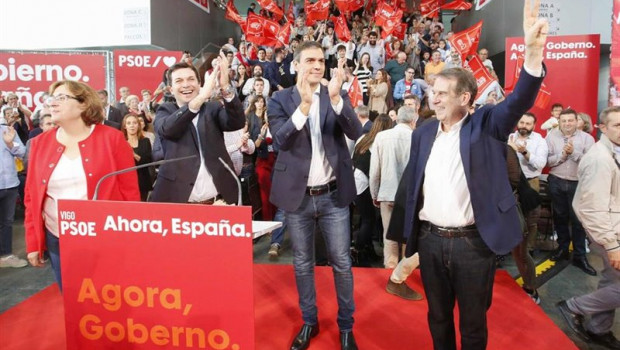 ep el presidente del gobierno en funciones pedro sanchez el secretario general del psdeg gonzalo