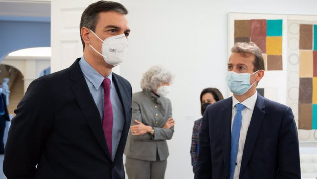 ep el presidente del gobierno pedro sanchez y el consejero delegado de airbus guillaume faury