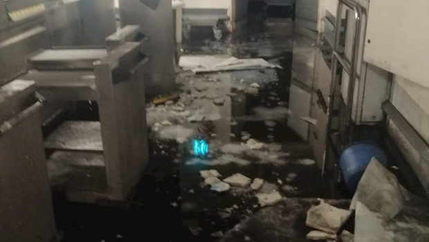 ep el techo de la cocina del hospital del gregorio maranon se cae este sabado sobre el lavavajillas