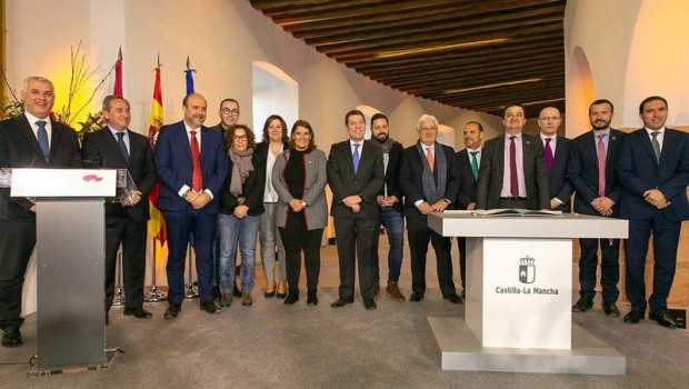 ep firmado el pacto frente a la despoblacion en c-lm con el reto de ir de la mano en todas las