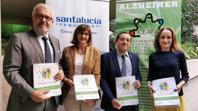 Juan Manuel Rueda, Emma Marín, Manuel Martínez y Cheles Cantabrana, con el Programa de Estimulación para Personas con Alzheimer. | CEAFA ep juan manuel rueda emma marin manuel martinez y cheles cantabrana con el programa de estimulacion
