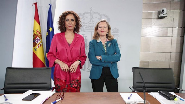 ep la ministra portavoz y de hacienda maria jesus montero i y la vicepresidenta tercera y ministra 20200211142204