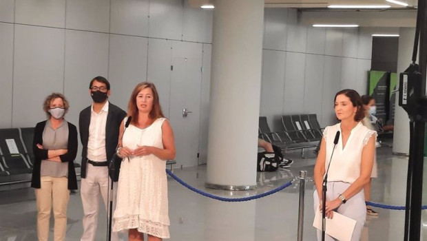 ep la presidenta del govern francina armengol junto con la ministra de industria comercio y turismo