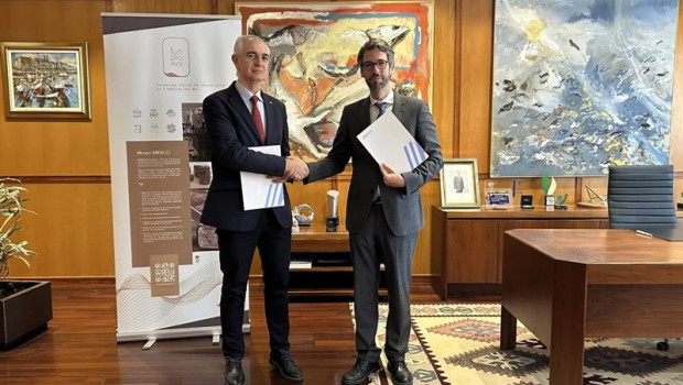 ep lino comesana y roberto alonso en la firma del convenio
