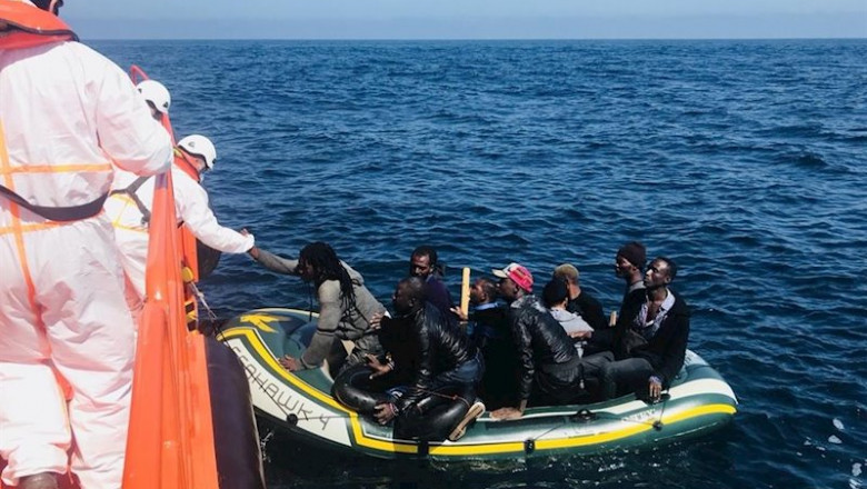 Rescate patera con inmigrantes por Salvamento Marítimo | SALVAMENTO MARÍTIMO - Archivo ep rescate patera con inmigrantes por salvamento maritimo