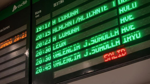 ep un cartel informativo en la estacion de chamartin clara campoamor a 12 de agosto de 2025 en ep un cartel informativo en la estacion de chamartin clara campoamor a 12 de agosto de 2025 en