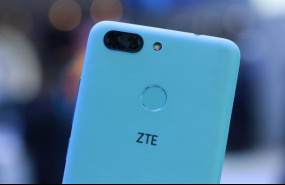 ep zteenconcepto de smartphone con un notch enlateral adherido