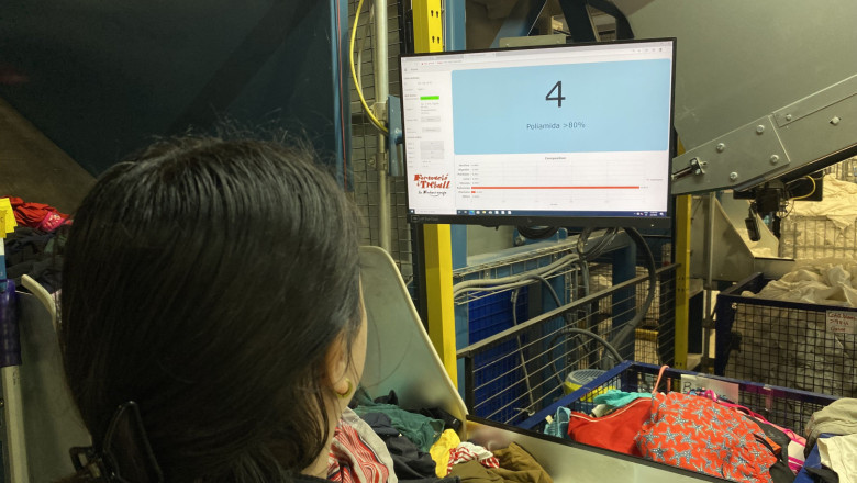 tecnologia nir seleccionando las prendas para la creacion de loopamid 