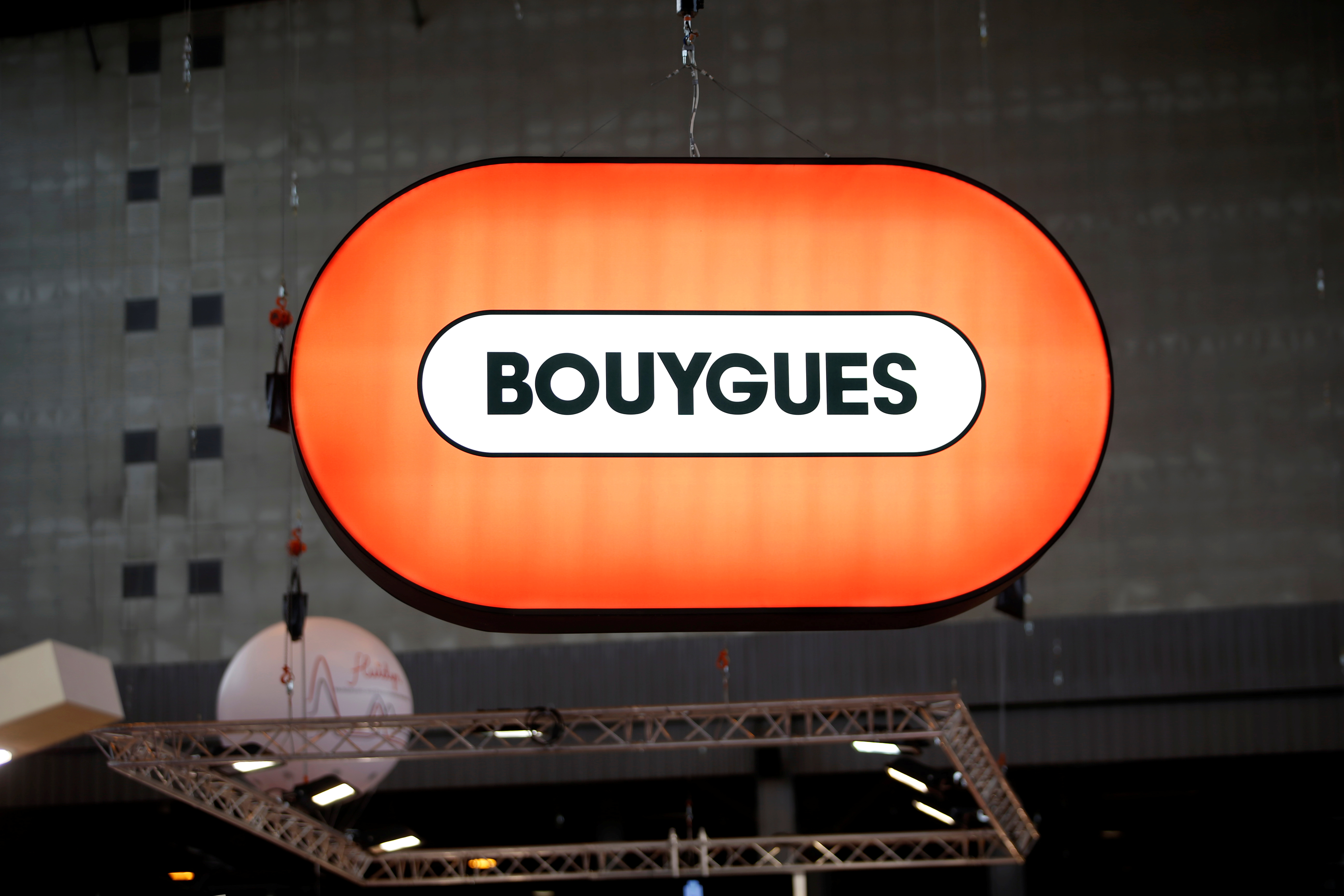 Bouygues supera resistencias clave
