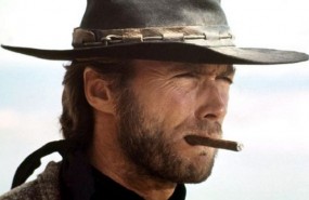 clint eastwood cigarro puro fumando