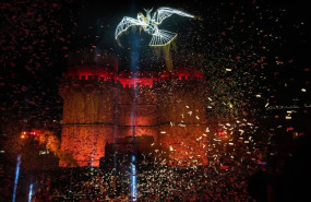 ep actuacion durante la crida de las fallas 2025 en las torres de serranos a 22 de febrero de 2026
