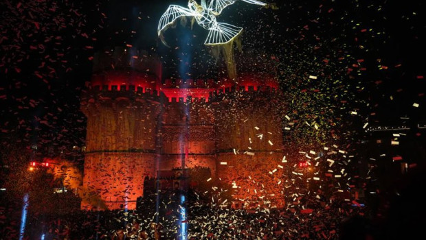 ep actuacion durante la crida de las fallas 2025 en las torres de serranos a 22 de febrero de 2026