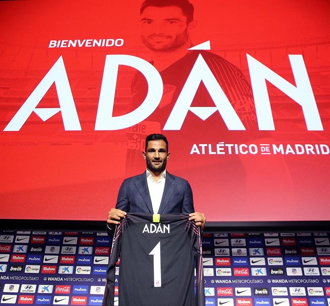 Antonio Adán, con la camiseta del Atlético de Madrid | ATLÉTICO DE MADRID ep antonio adan concamisetaatleticomadrid