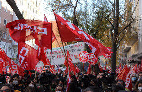 ep archivo   banderas ugt y ccoo