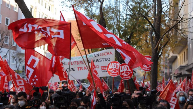 Archivo - Banderas UGT y CCOO | Isabel Infantes - Europa Press - Archivo ep archivo banderas ugt y ccoo