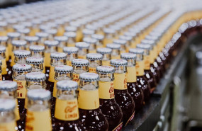 ep archivo   botellas de la casera en la fabrica de suntory beverage food spain