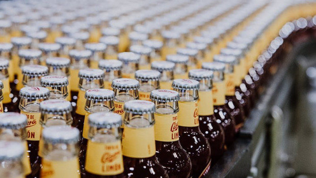 ep archivo   botellas de la casera en la fabrica de suntory beverage food spain