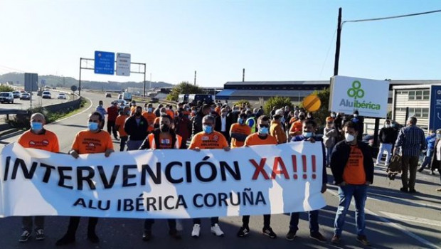 ep archivo   imagen de archivo de una protesta del comite de empresa de alu iberica en a coruna