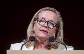 ep archivo   la presidenta del banco europeo de inversiones bei nadia calvino durante un desayuno en