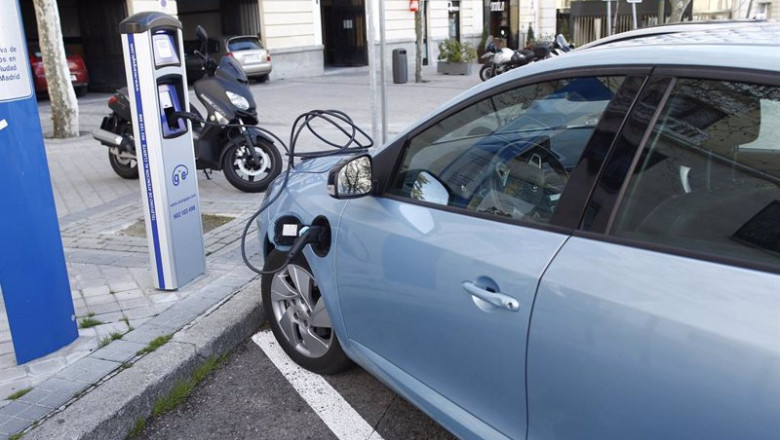 Archivo - Las matriculaciones de turismos electrificados caen un 11,4% en junio, hasta las 10.887 unidades. | EUROPA PRESS - Archivo ep archivo las matriculaciones de turismos electrificados caen un 114 en junio hasta las 10887