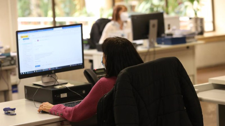 ep archivo mujeres trabajando en una oficina ep archivo mujeres trabajando en una oficina