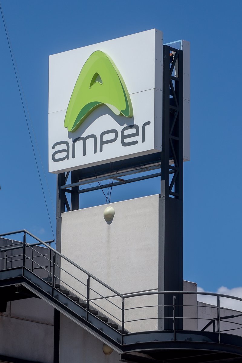 Amper intenta reaccionar en mínimos anuales