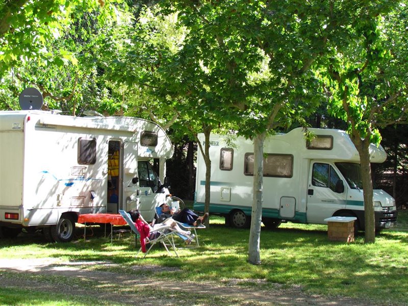 ep caravanas en un camping