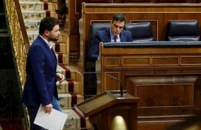 ep el diputado de erc gabriel rufian pasa ante el presidente del gobierno pedro sanchez