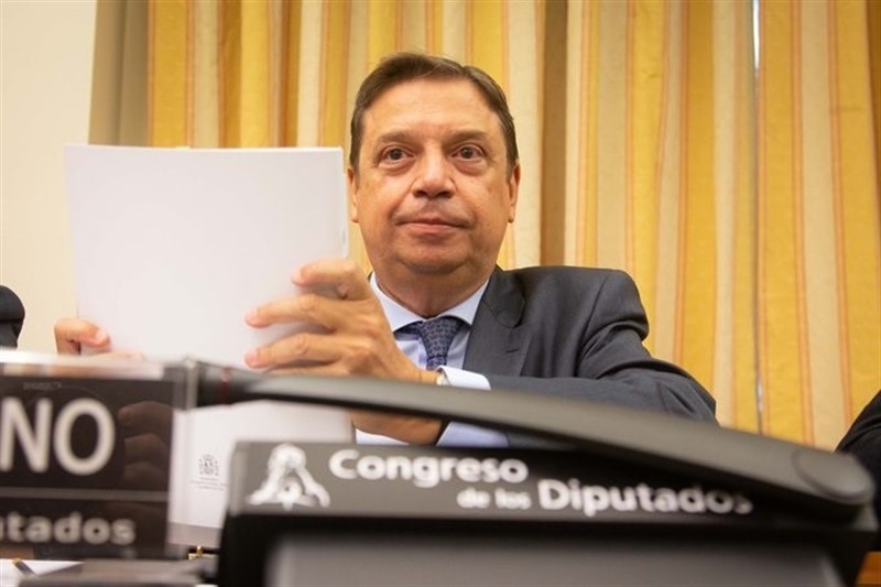 ep el ministro de agricultura pesca y alimentacion luis planas antes de comparecer en el congreso